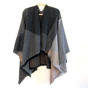 Lapis Geometric Patterned Stylish Cozy Wrap- One Size NWT